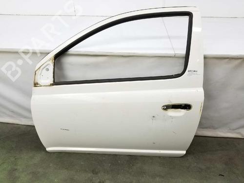 Used Left front door TOYOTA YARIS (_P1_) 1.4 D-4D (NLP10_, NLP10R) (75 hp) 6809816
