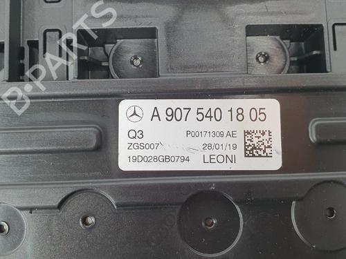 Fuse box MERCEDES-BENZ SPRINTER 3,5-t Van (B907, B910) 319 CDI All-wheel Drive (907.633, 907.635, 907.637) | BP7176870E1 