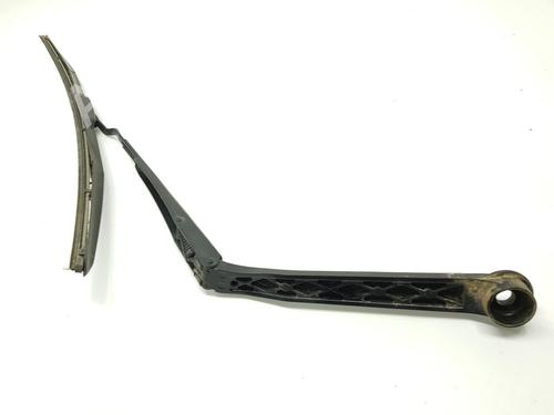 Used Front windshield wiper arm LEXUS GS (_S19_) 460 (URS190_, URS190R) (347 hp) 17833212