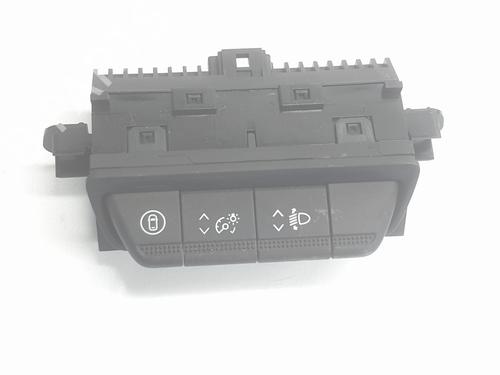 switch-renault-arkana-i-lcm_-ldn_-2019-33861493 main image