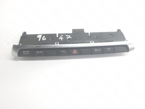 Bouton de warning AUDI A3 Limousine (8VS, 8VM) 1.6 TDI (115 hp) 33119395