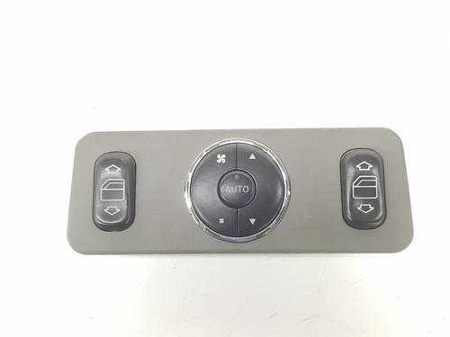 Used Right rear window switch Right rear window switch MERCEDES-BENZ M-CLASS (W163) ML 270 CDI (163.113) (163 hp) 9686899 9686899