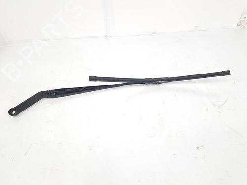 Used Front windshield wiper arm MITSUBISHI PAJERO III (V7_W, V6_W) 2.5 TDi (V64W) (99 hp) 8250829