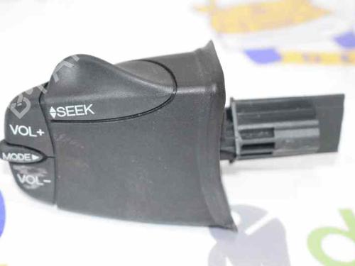 Used Steering wheel controls FORD FIESTA V (JH_, JD_) 1.4 16V (80 hp) 1636033