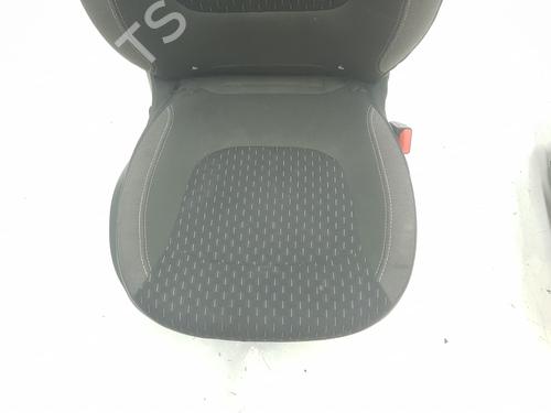 Seats set RENAULT CAPTUR II (HF_) TCe 130 (HFMF) | BP15062232C78 