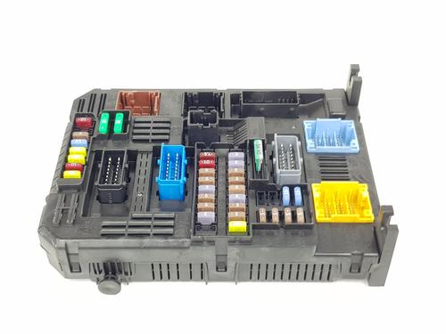 Fuse box CITROËN C4 III (BA_, BB_, BC_) | BP37267590E1 - Image 1
