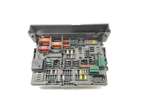 Used Fuse box BMW 1 (E87) 123 d (204 hp) 18132449