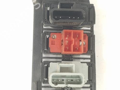 Switch MERCEDES-BENZ M-CLASS (W163) ML 400 CDI (163.128) | BP16104780I30