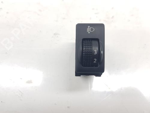 Used Switch NISSAN JUKE (F15) 1.6 (117 hp) 10730230