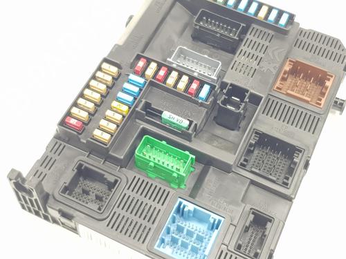 Fuse box PEUGEOT 208 I (CA_, CC_) 1.2 VTI 82 | BP18904796E1 