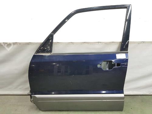 Used Left front door MITSUBISHI PAJERO III (V7_W, V6_W) 3.2 Di-D (V68W) (160 hp) 6921473