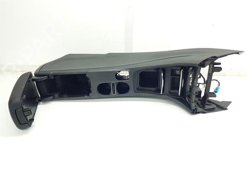 Armrest / Center console MERCEDES-BENZ GLA-CLASS (X156) GLA 200 CDI / d (156.908) | BP21072851I20 