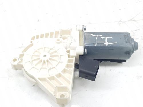 Used Left rear window motor MERCEDES-BENZ CLA Coupe (C117) CLA 200 (117.343) (156 hp) 13617907