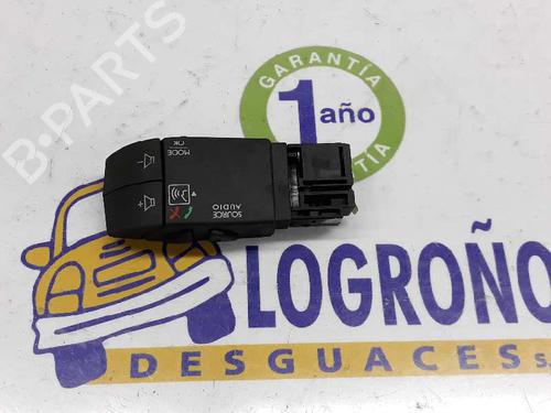 Used Steering wheel controls NISSAN PRIMASTAR Van (X83) 2.0 dCi 115 (114 hp) 2723990