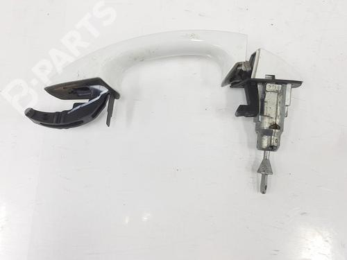 Used Front left exterior door handle Front left exterior door handle VW GOLF VII (5G1, BQ1, BE1, BE2) 1.6 TDI (115 hp) 7706725 7706725