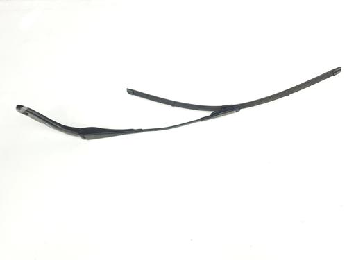 Used Front windshield wiper arm BMW 3 (F30, F80) 318 d (150 hp) 28167390