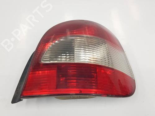 Feu arrière droit RENAULT SCÉNIC I MPV (JA0/1_, FA0_) 1.9 dCi (JA05, JA1F) (102 hp) 11920219