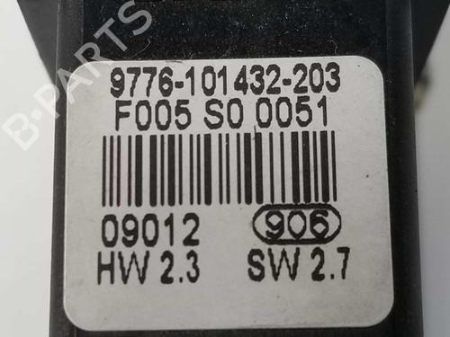 Left front window motor SEAT LEON (1M1) 1.6 16 V | BP3388043E21 