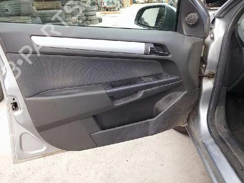 Høyre foran utvendig håndtak OPEL ASTRA H Estate (A04) 1.9 CDTI (L35) | BP1634821C129 