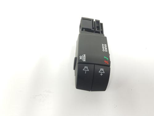 Steering wheel controls RENAULT CLIO IV (BH_) 1.5 dCi 75 | BP9097559E15 