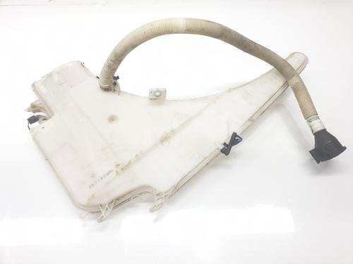 Used Windscreen washer tank BMW X1 (E84) xDrive 18 d (143 hp) 24572044