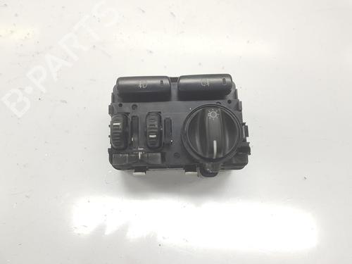 Used Headlight switch VOLVO XC90 I (275) D5 AWD (185 hp) 3684171