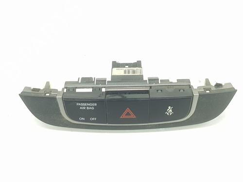Used Warning switch HYUNDAI ix35 (LM, EL, ELH) 2.0 CRDi (136 hp) 11965159