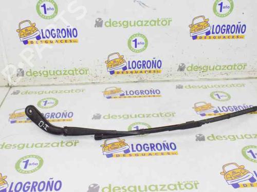 Used Front windshield wiper arm BMW 3 (F30, F80) 318 i (136 hp) 3660772