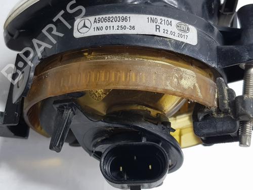 Right front fog light MERCEDES-BENZ SPRINTER 4,6-t Van (B906) 416 CDI (906.653, 906.655, 906.657, 906.633, 906.635,... | BP25789554C31 