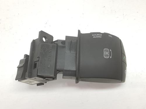 Used Steering wheel controls RENAULT MEGANE III Grandtour (KZ0/1) 1.6 dCi (KZ00, KZ12, KZ13) (130 hp) 14924224