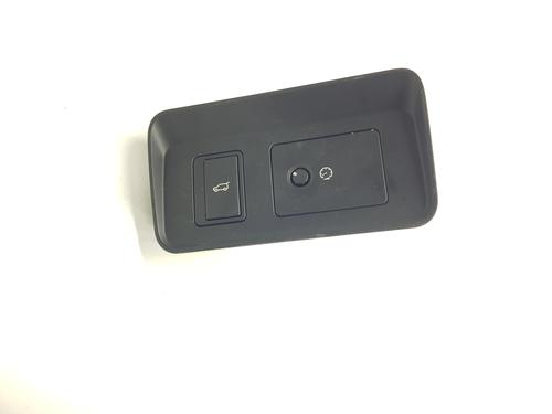 Used Switch Switch LAND ROVER RANGE ROVER SPORT II (L494) 3.0 TDV6 4x4 (258 hp) 33658927 33658927