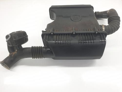 Used Air filter box FIAT 500L (351_, 352_) [2012-2025]  28276278