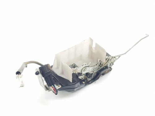 tailgate-lock-toyota-land-cruiser-90-_j9_-1995-1996-1997-1998-1999-2000-2001-2002-2003-32342522 main image