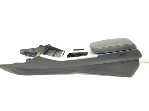 Used Armrest / Center console BMW X3 (F25) sDrive 18 d (150 hp) 16881389