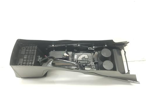 Armrest / Center console TOYOTA HILUX VIII Pickup (_N1_) 2.8 TD 4WD (GUN126) | BP12576642I20 