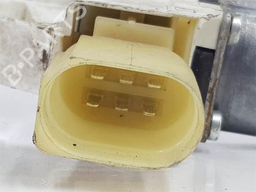 Right front window motor BMW 1 (E87) 116 d | BP38408698E20 - Image 4