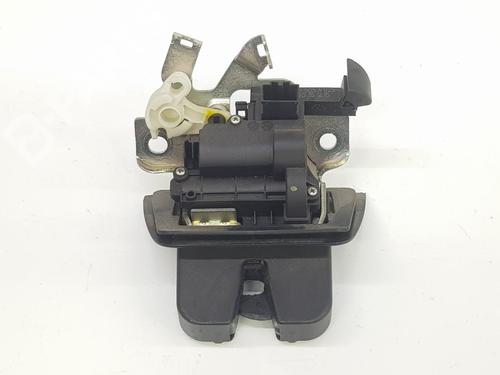 tailgate-lock-audi-a4-b9-avant-8w5-8wd-20-tdi-8w9827505a-2015-8082783 main image