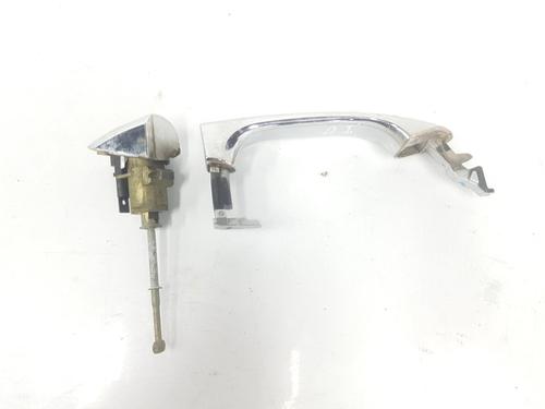 Used Front left exterior door handle Front left exterior door handle MERCEDES-BENZ CLS (C219) CLS 320 CDI (219.322) (224 hp) 7045762 7045762