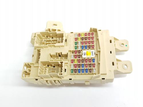 Used Fuse box Fuse box 37439794 37439794