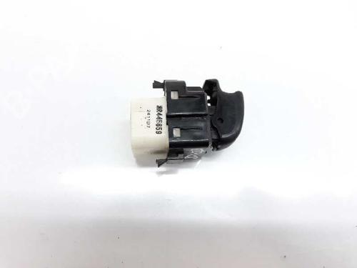 Right front window switch MITSUBISHI PAJERO III (V7_W, V6_W) 3.2 Di-D (V68W, V78W) | BP6597481I26 