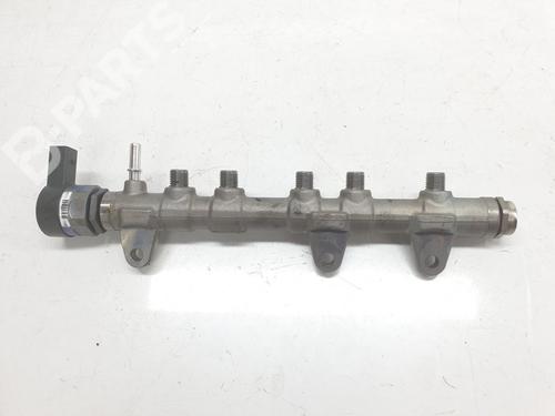 Used Injection rail Injection rail BMW 5 (F10) 520 d (190 hp) 10257887 10257887