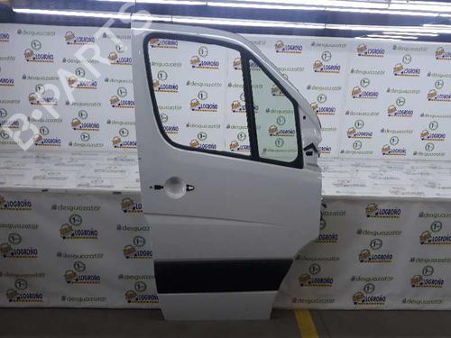 Puerta delantera derecha MERCEDES-BENZ SPRINTER 3-t Van (B906) 211 CDI (906.611, 906.613) (109 hp) 5237551