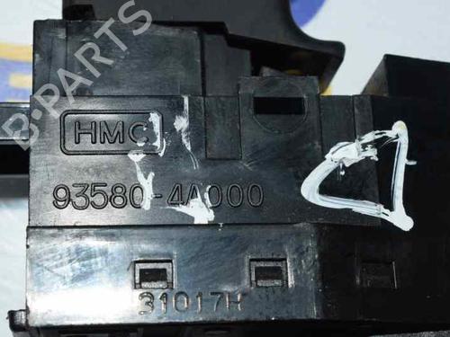 Right front window switch HYUNDAI H-1 / STAREX Bus (A1) 2.5 TD 4WD | BP1363356I26 