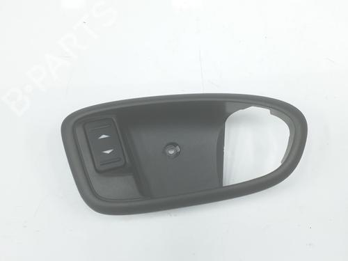 Used Right rear window switch FORD MONDEO IV (BA7) 2.0 TDCi (140 hp) 8068297