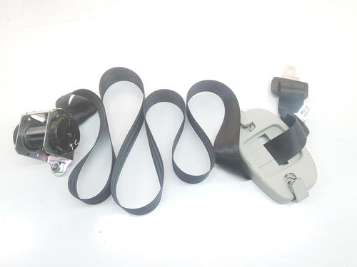 Used Rear center seatbelt SKODA YETI (5L) 2.0 TDI 4x4 (150 hp) 16156881