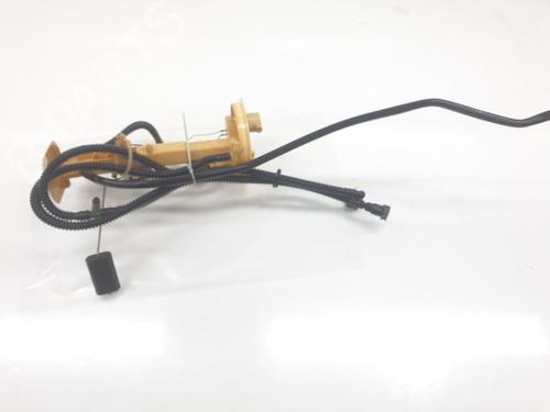 Used Fuel pump BMW X5 (E70) xDrive 30 d (211 hp) 28100557