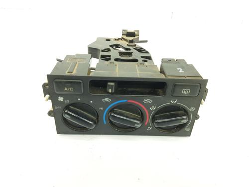 Used Climate control TOYOTA LAND CRUISER 90 (_J9_) 3.0 TD (KZJ90_, KZJ95_, KZJ90R, KZJ95R, KZJ90W, KZJ95W) (125 hp) 8521267