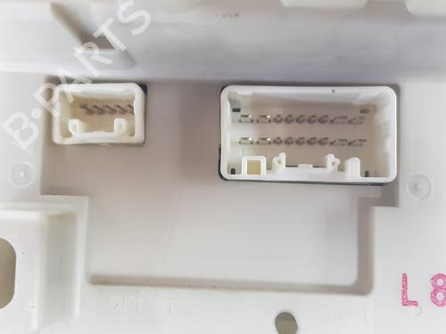 Fuse box TOYOTA RAV 4 II (_A2_) 2.0 4WD (ACA21, ACA20) | BP31593518E1 