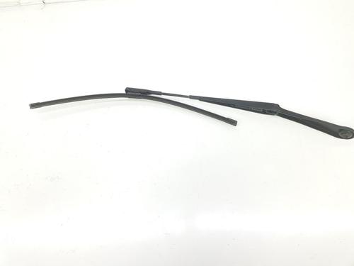 Used Front windshield wiper arm MERCEDES-BENZ A-CLASS (W176) A 200 (176.043) (156 hp) 6959352
