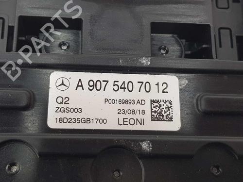 Fuse box MERCEDES-BENZ SPRINTER 3,5-t Platform/Chassis (B906) 311 CDI (906.131, 906.133, 906.135, 906.231, 906.233,... | BP6557193E1 